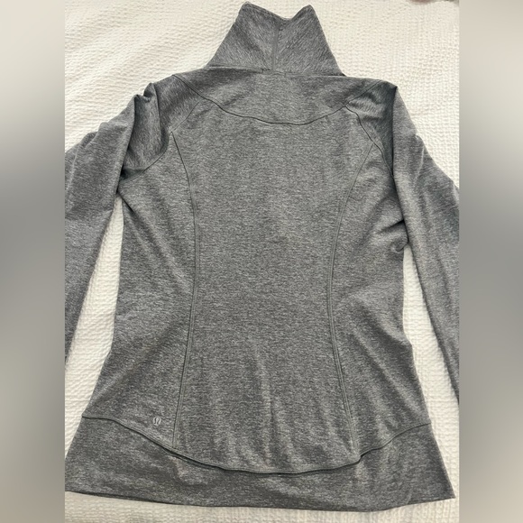 Lululemon pullover, size 10 - Picture 2 of 2